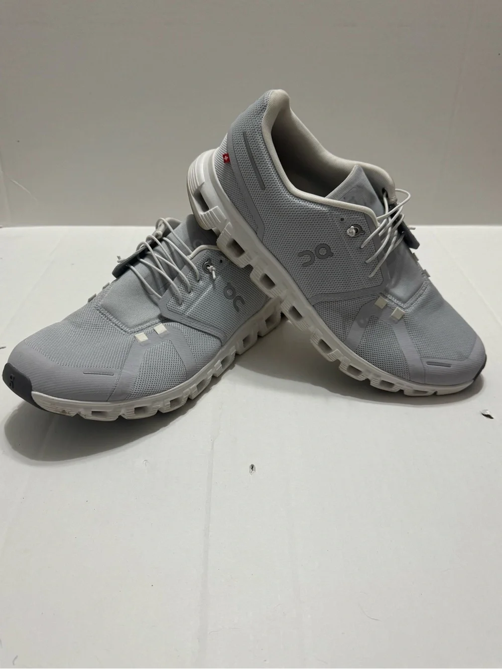 On Cloud 6 Running Shoes in Glacier/White Mens Size 11.5